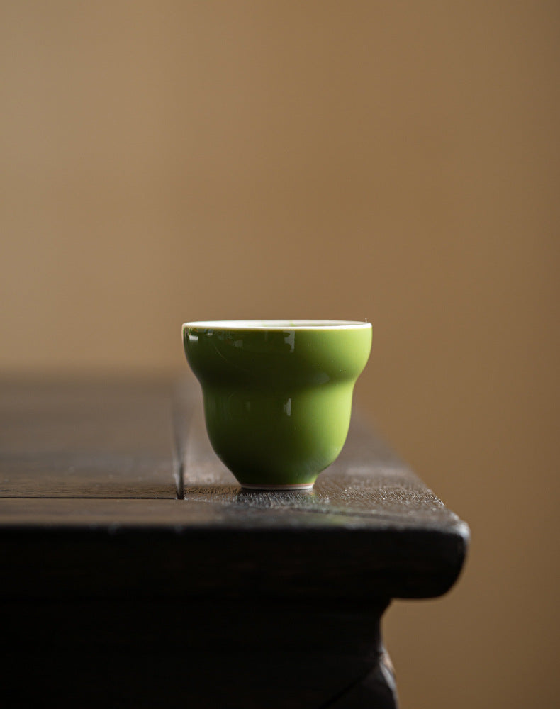 Hand-painted Small White Chrysanthemum Gourd Tea Cup