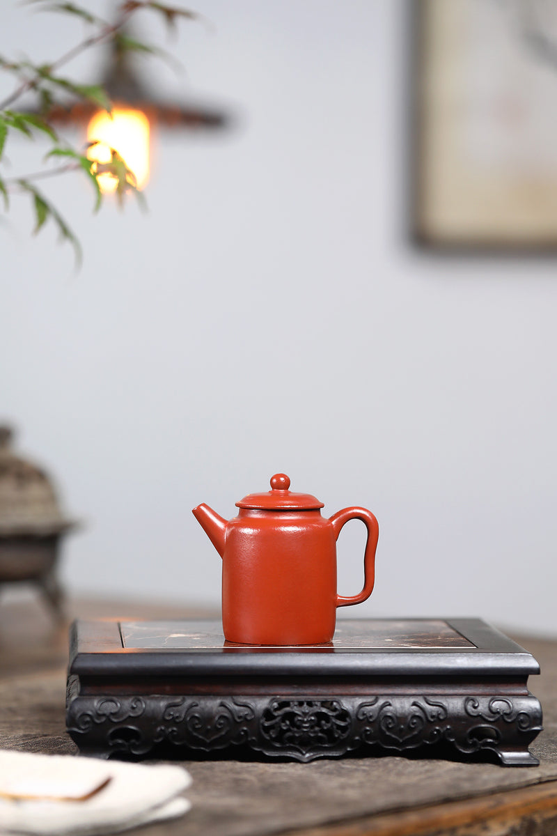 A small Kapu straight and wrinkled vermilion clay Yixing zisha pot with a Mengchen mark