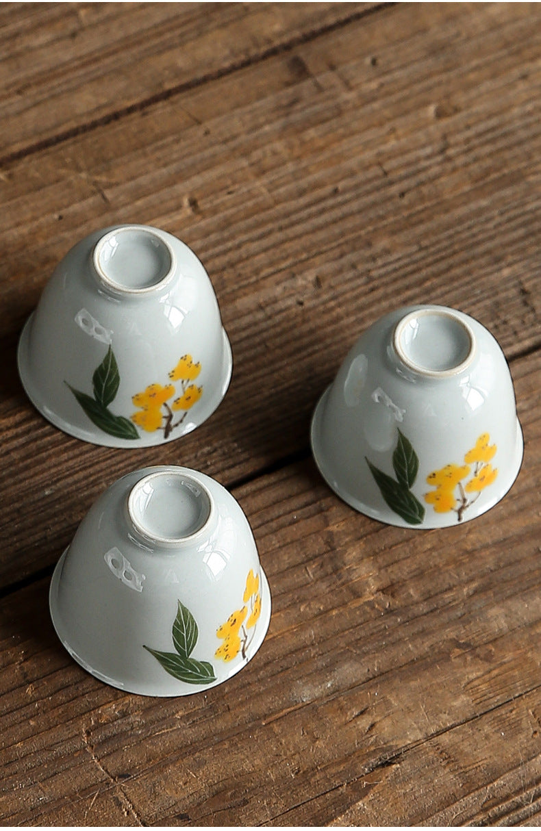 Japanese-style underglaze hand-painted loquat teacup